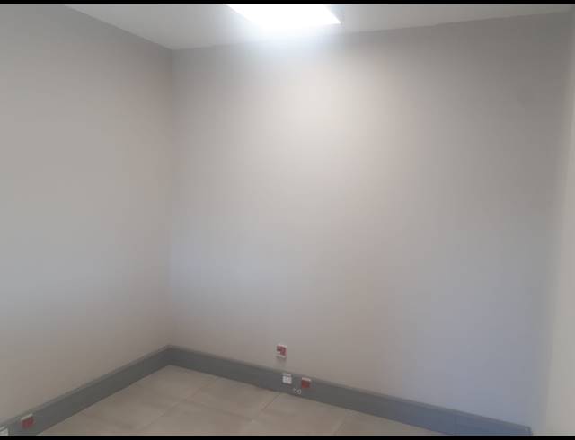 302M² WAREHOUSE TO LET IN FISANTEKRAAL INDUSTRIAL